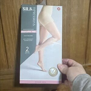 Impressions Silk Medium Support Sheer Tights - Beige